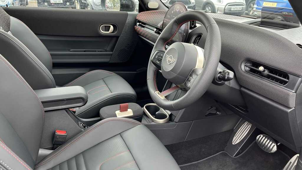 Mini Hatch 2.0 John Works 2025 Black #6