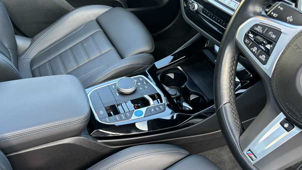 BMW iX3 210Kw M Sport Pro 80Kwh 2023 White #4