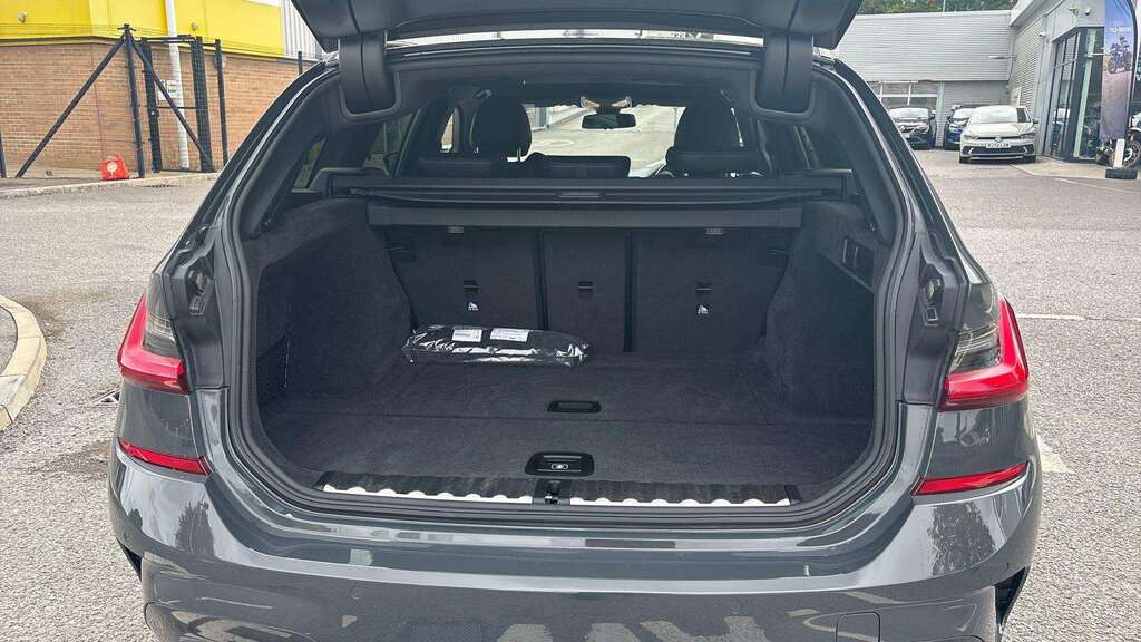 BMW 3 Series 330E Se Pro Step Black #14