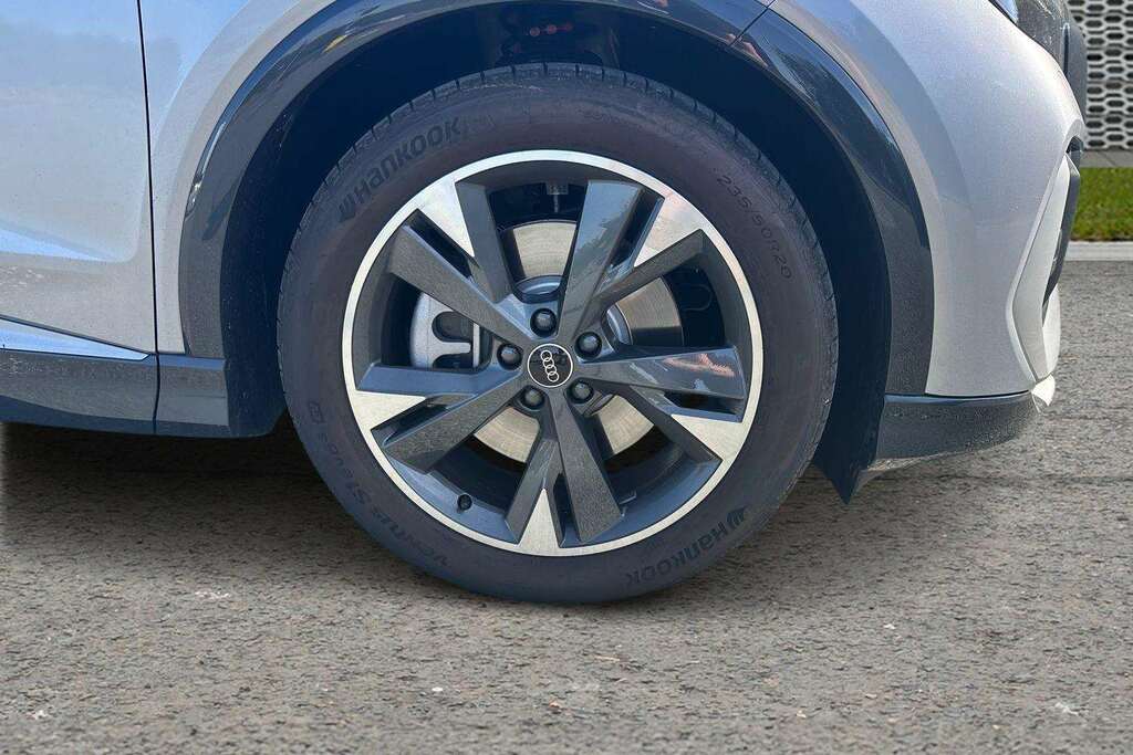 Audi Q4 E Tron Audi Q4 E-tron Black Edition 45 Grey #5