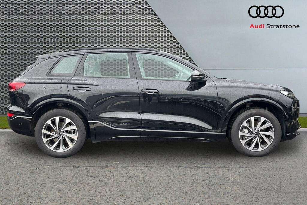 Audi Q6 E-Tron Sport Black #4