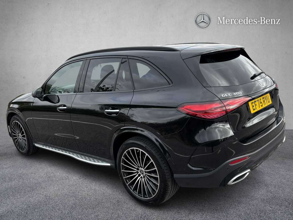 Mercedes-Benz GLC Class 300 4Matic Amg Line Premium Plus 9G-tronic 202 Black #2