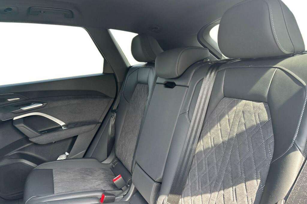 Audi Q5 S Line Black #22