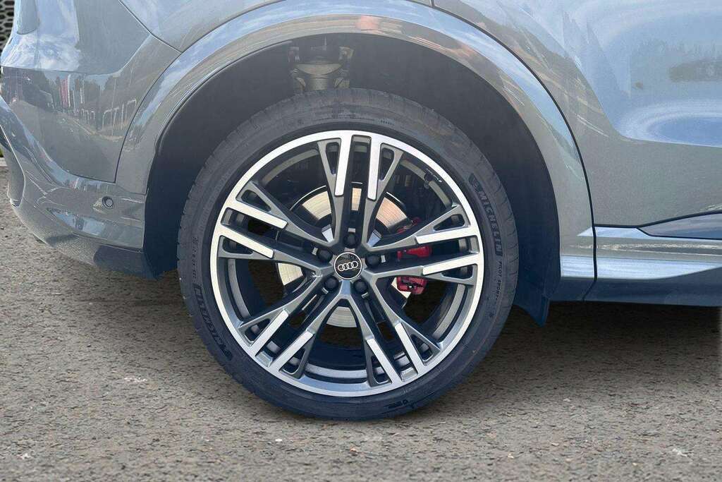 Audi Q5 S Line Black #11