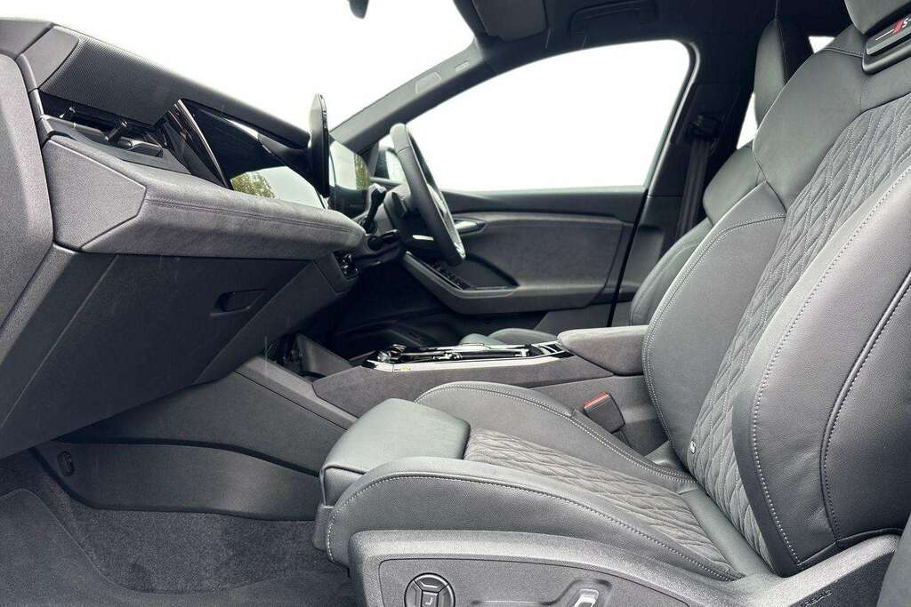 Audi Q6 E-Tron Sport Black #21