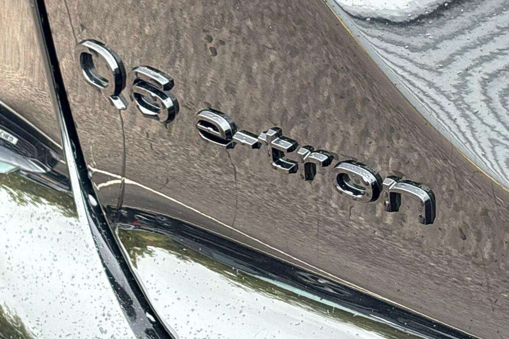 Audi Q6 E-Tron Sport Black #12