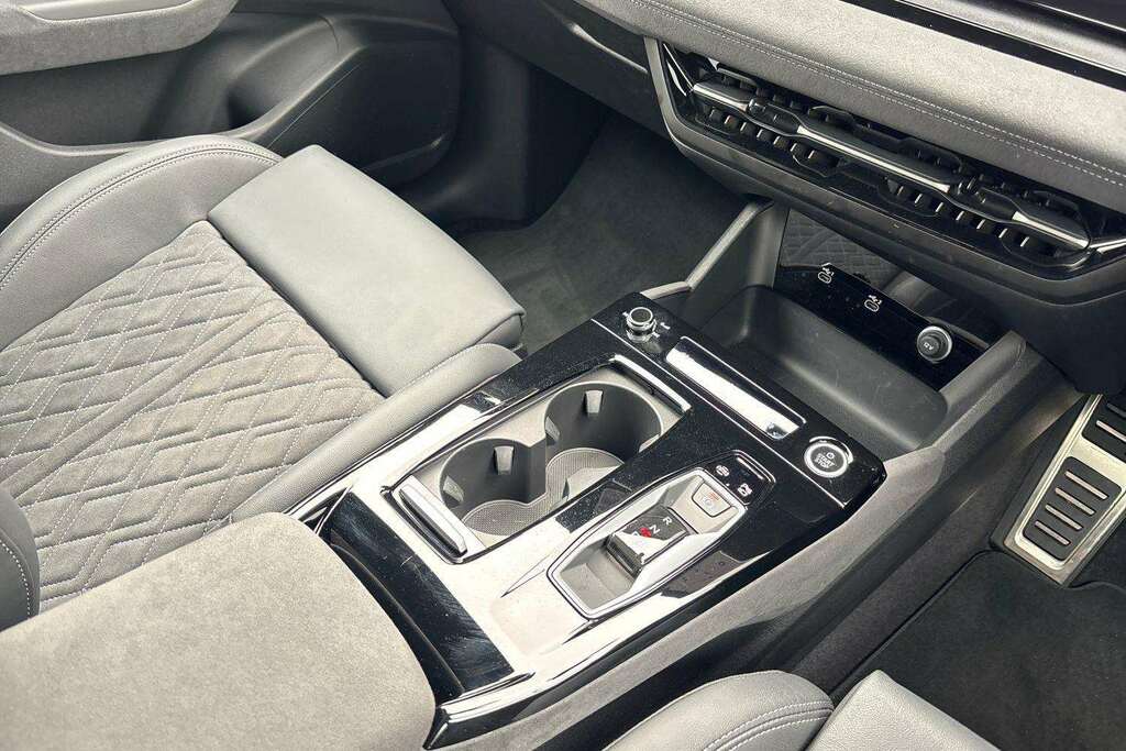 Audi Q6 E-Tron Sport Black #15
