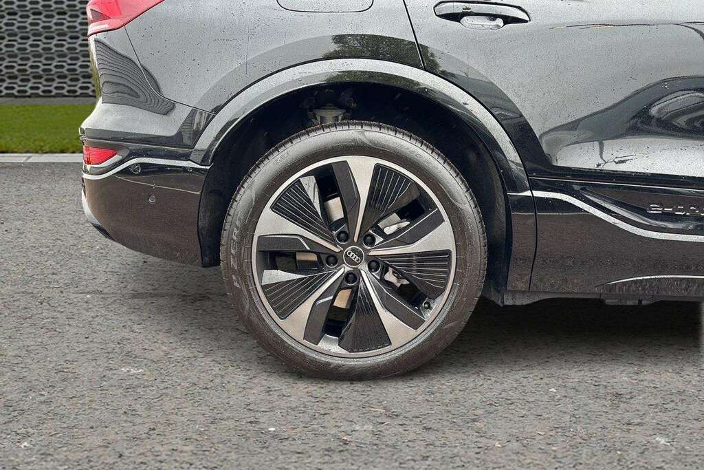 Audi Q6 E-Tron Sport Black #10
