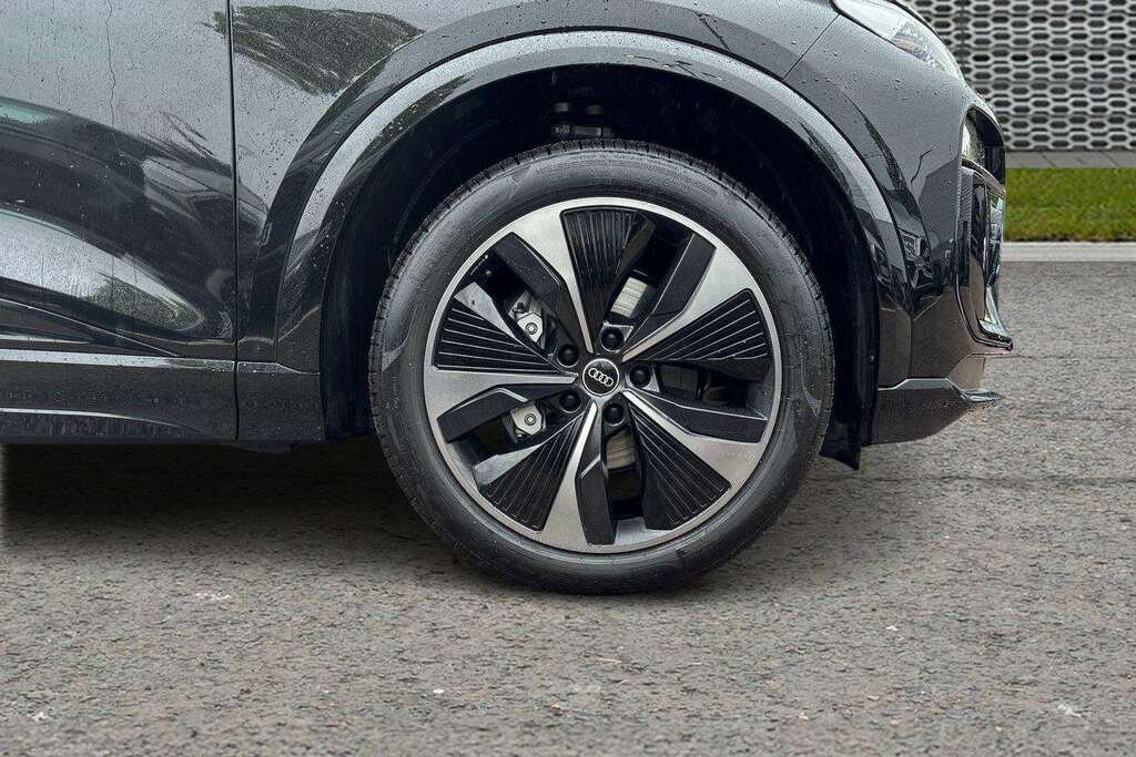 Audi Q6 E-Tron Sport Black #9