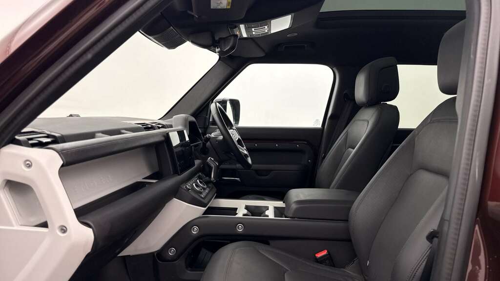 Land Rover Defender 130 3.0 D350 X-dynamic Hse 130 8 Seat 2025 Red #3