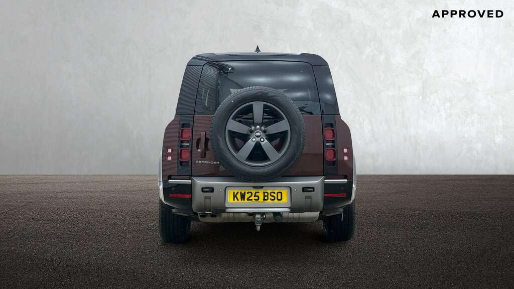 Land Rover Defender 130 3.0 D350 X-dynamic Hse 130 8 Seat 2025 Red #6