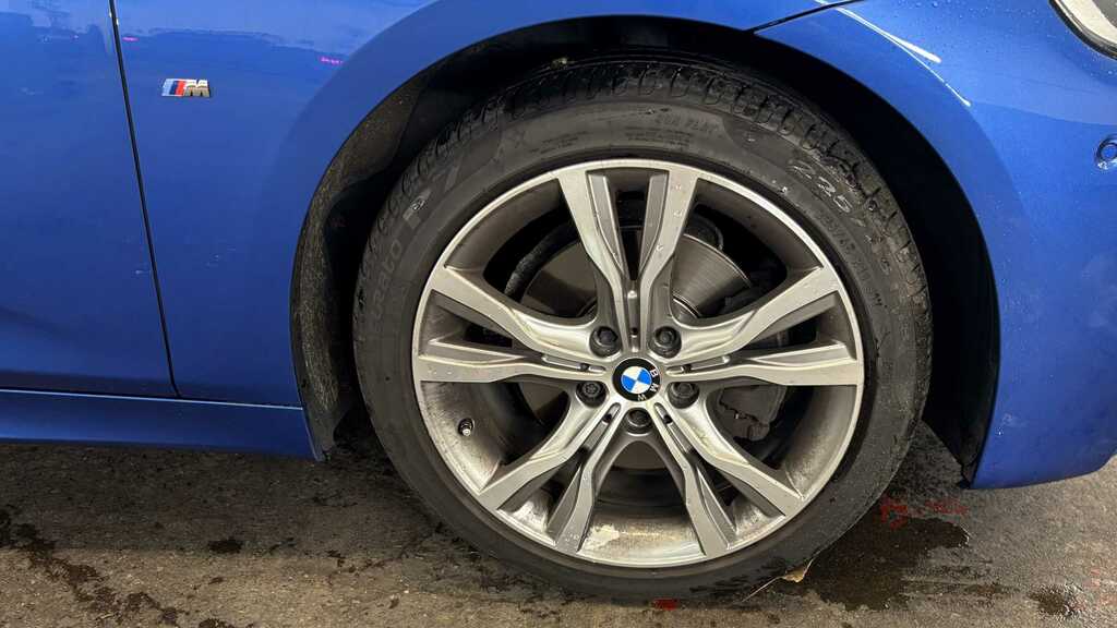 BMW 2 Series 220D Luxury Black #10