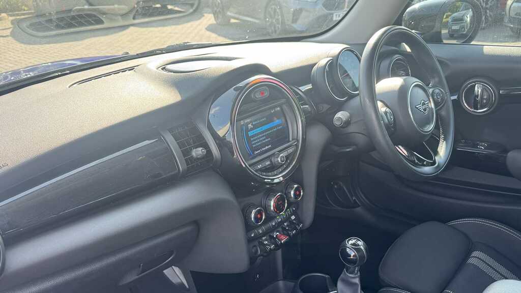 Mini Hatch 1.5 Cooper Sport II Comfortnav Pack Red #7