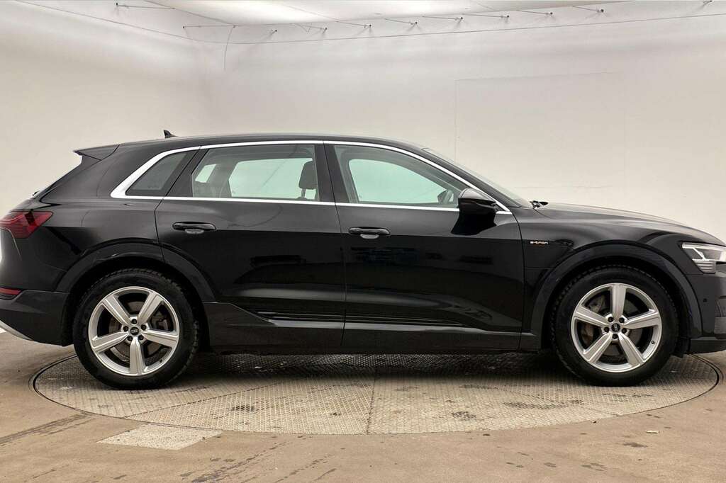 Audi E-tron 230Kw 50 Quattro 71Kwh Technik 2020 Black #4
