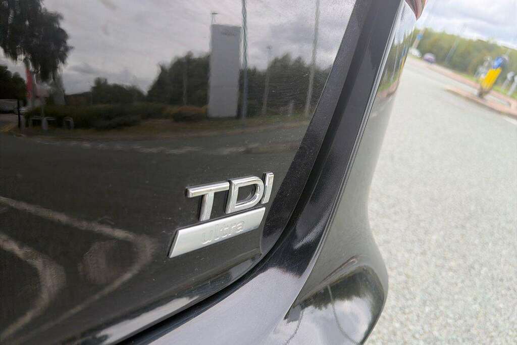 Audi A6 2.0L Tdi S Line 202 Bhp Black #12