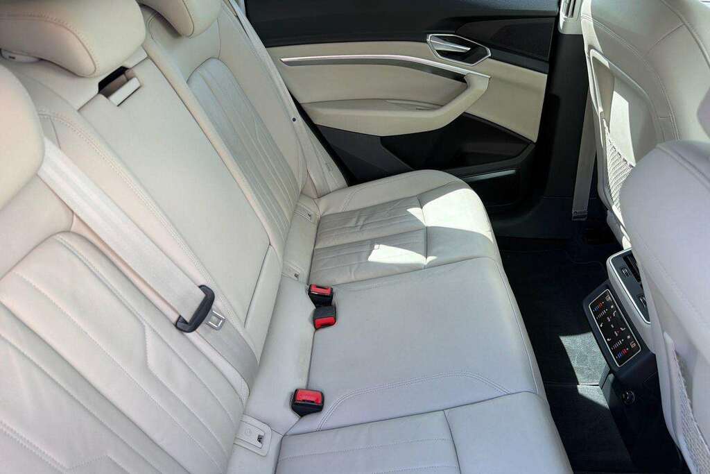 Audi E-tron 55 Quattro 95Kwh Blue #21