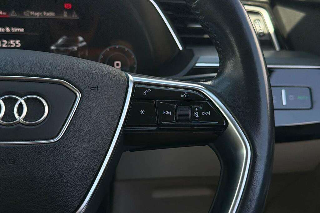 Audi E-tron 55 Quattro 95Kwh Blue #17