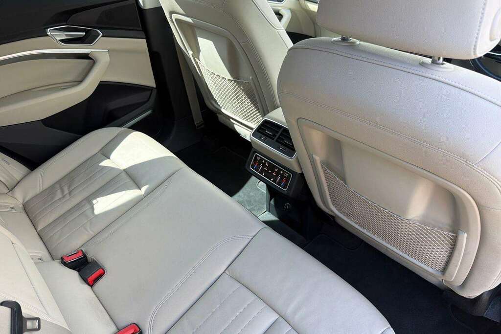 Audi E-tron 55 Quattro 95Kwh Blue #23
