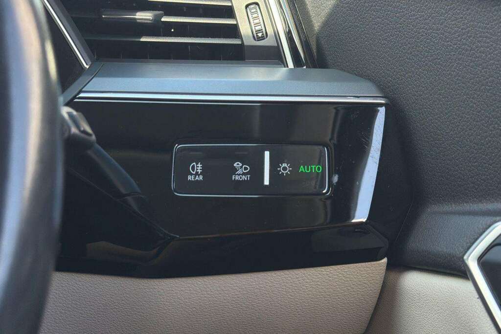 Audi E-tron 55 Quattro 95Kwh Blue #36