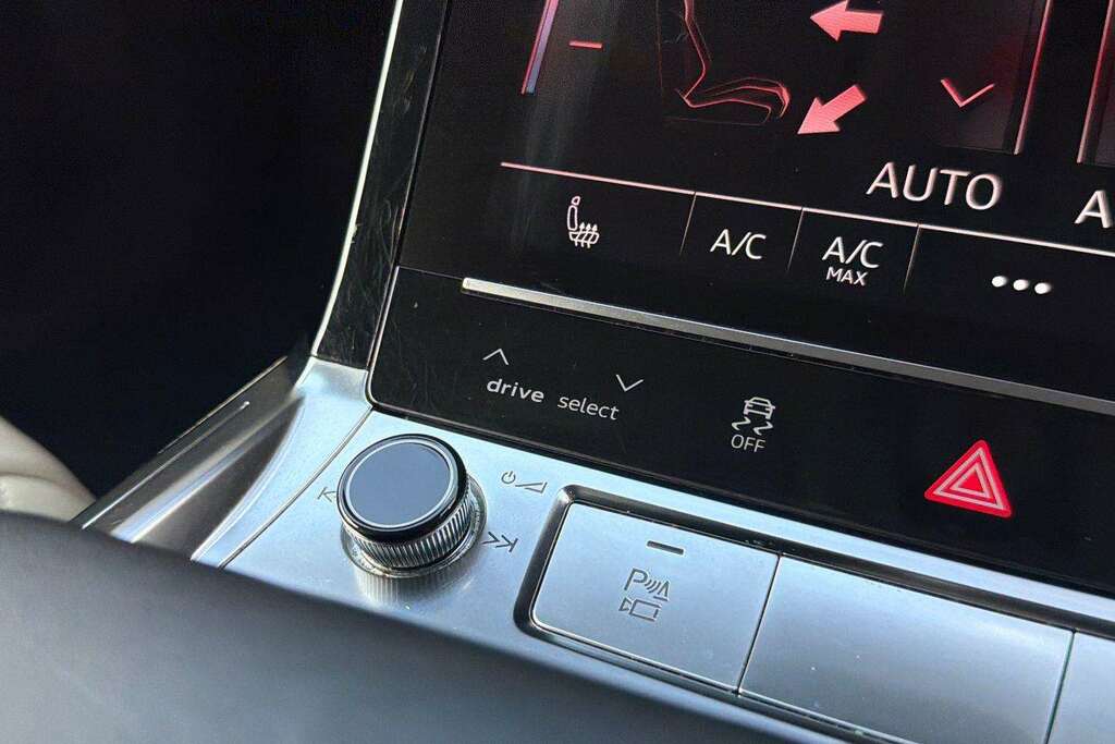 Audi E-tron 55 Quattro 95Kwh Blue #30