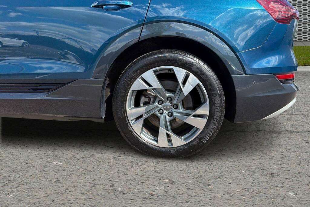 Audi E-tron 55 Quattro 95Kwh Blue #10