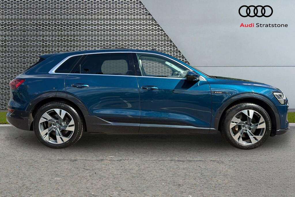 Audi E-tron 300Kw 55 Quattro 95Kwh 2019 Blue #4