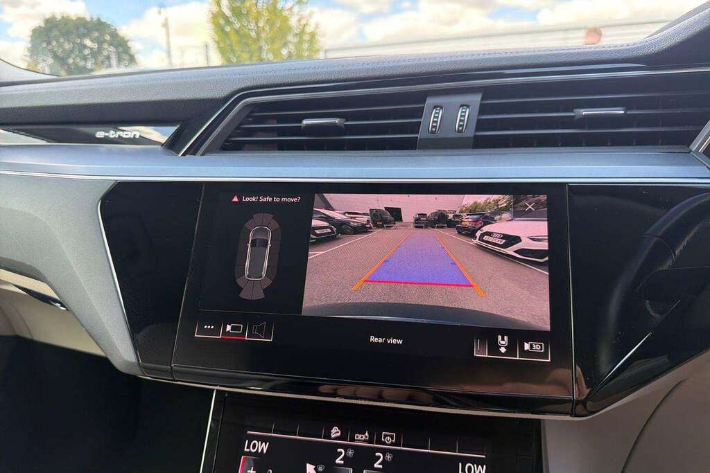 Audi E-tron 55 Quattro 95Kwh Blue #26
