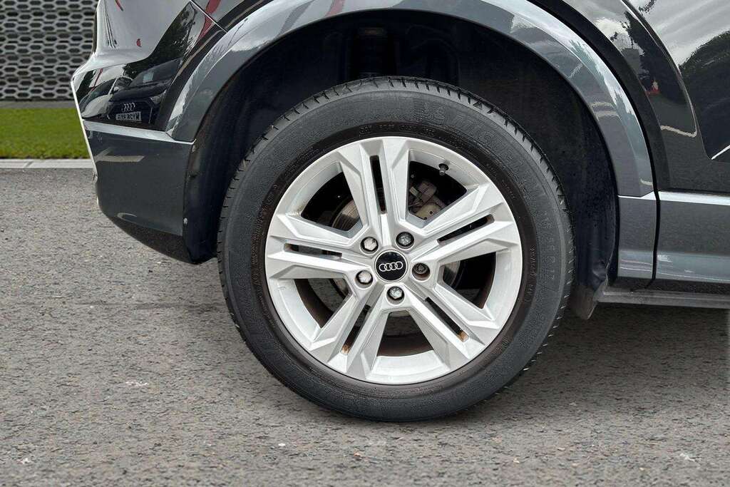Audi Q2 1.5L S Line Black #9