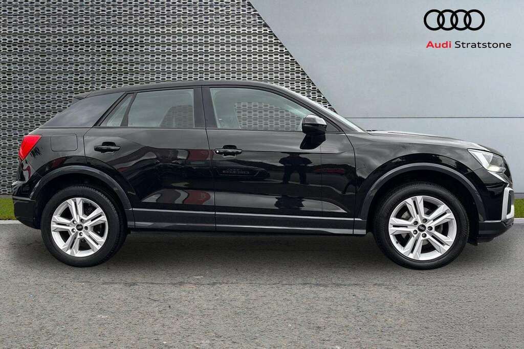 Audi Q2 30 Tfsi Sport 2022 Black #4