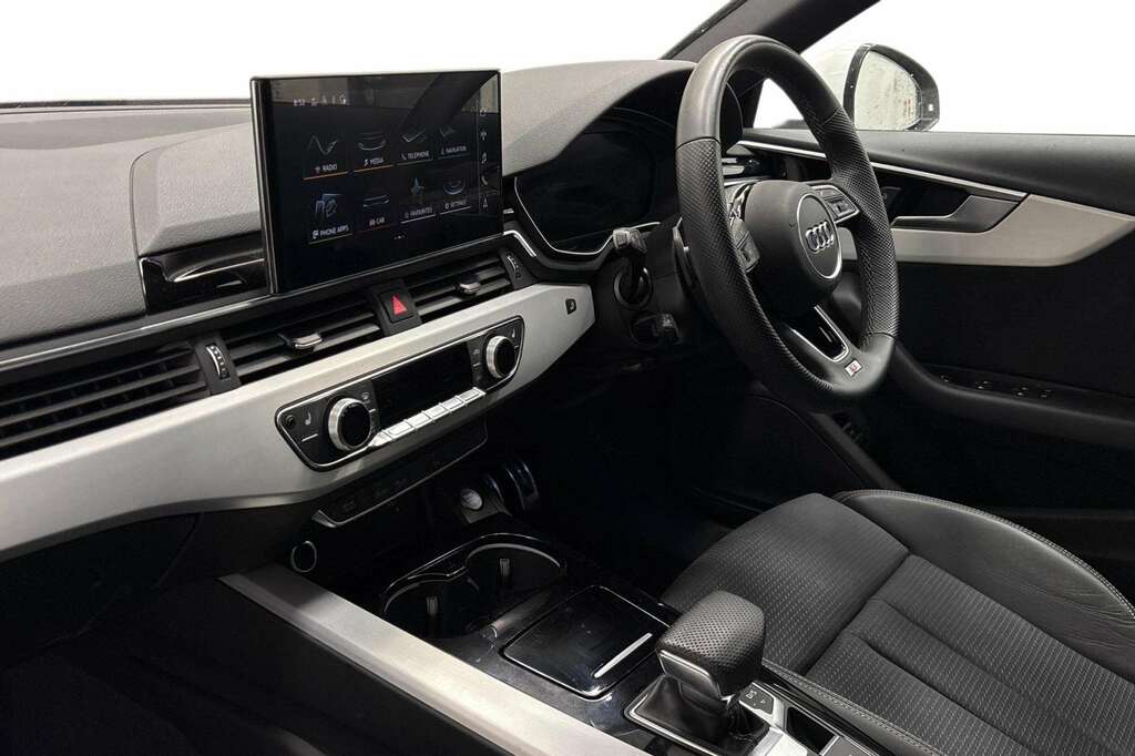 Audi A4 40 Tfsi 204 S Line S Tronic 2024 RJ24XRX White #2