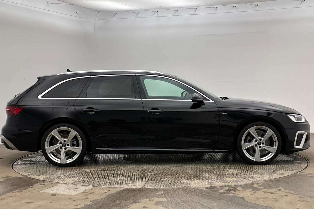 Audi A4 35 Tfsi S Line S Tronic 2023 ET23FMC Black #4