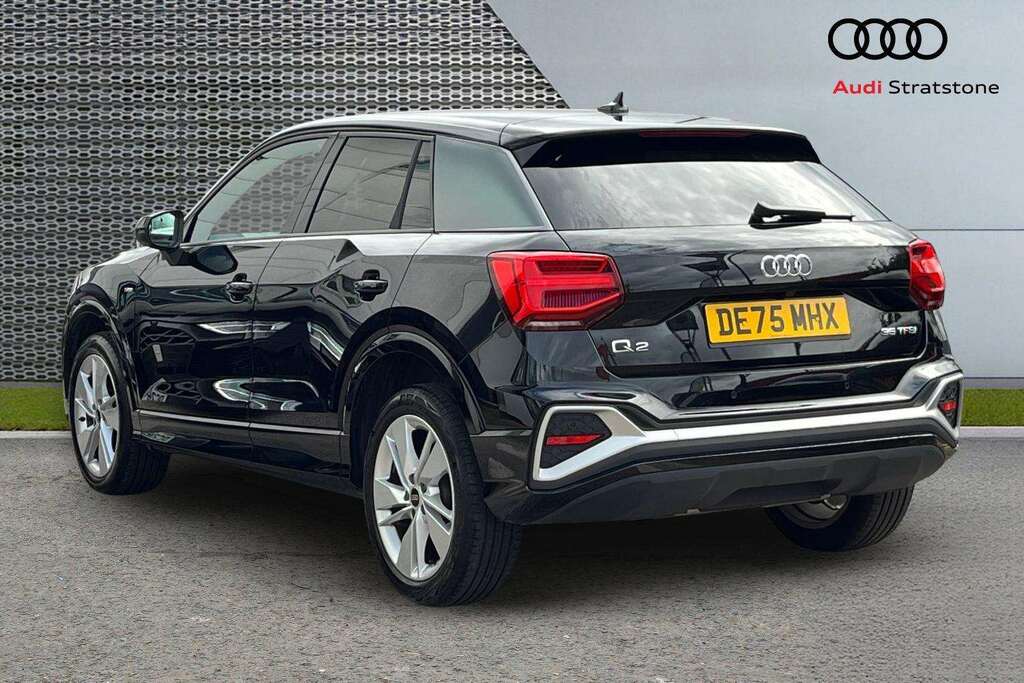 Audi Q2 35 Tfsi S Line S Tronic 2025 Black #3