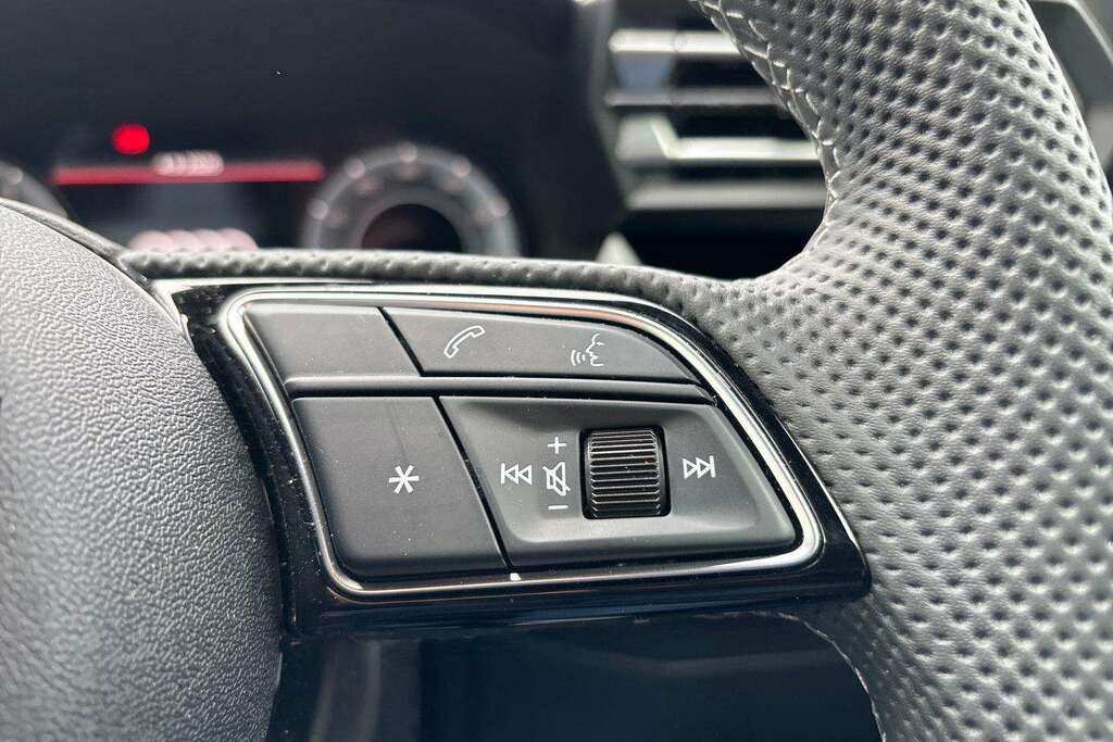Audi A3 1.5 Tfsi E 204 Black Ed S Tronic Tech Pack Green #17