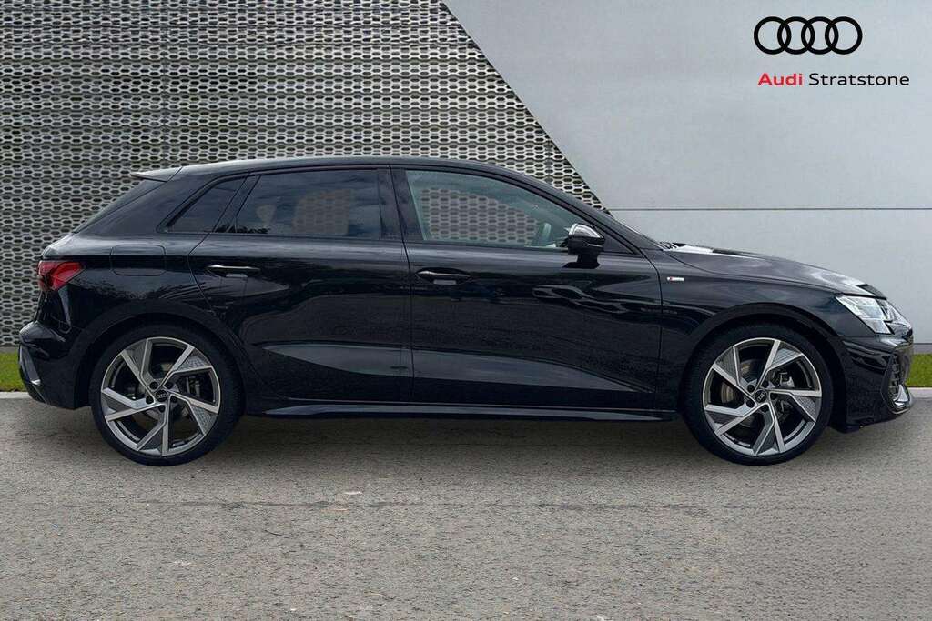 Audi A3 1.5 Tfsi E 204 Black Ed S Tronic Tech Pack Green #4