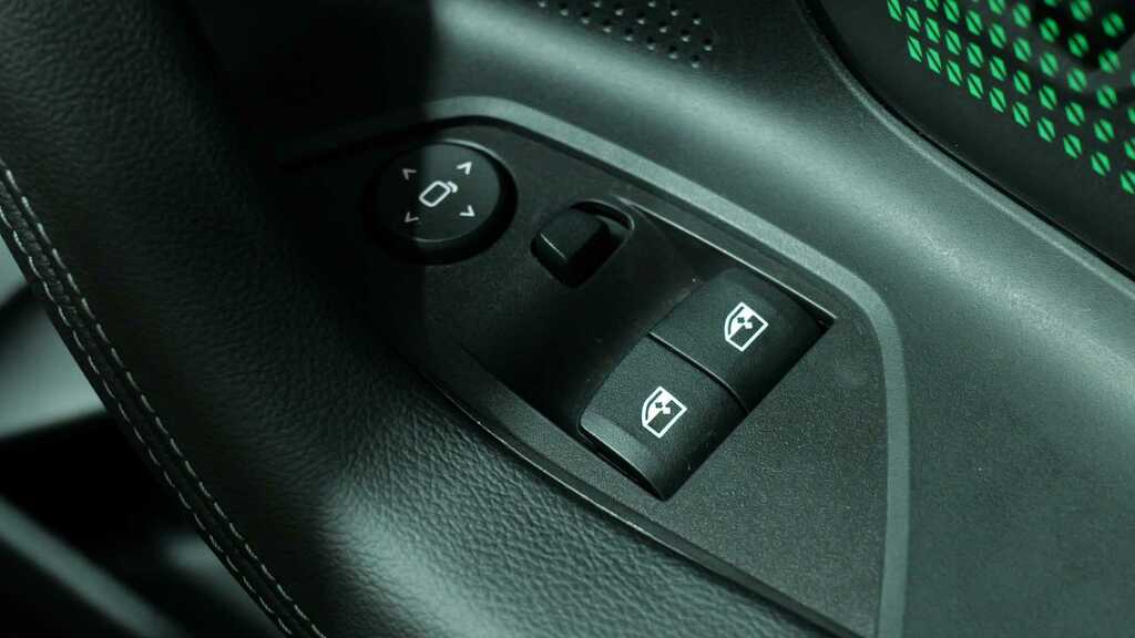 BMW 2 Series 220 M Sport Step Black #29