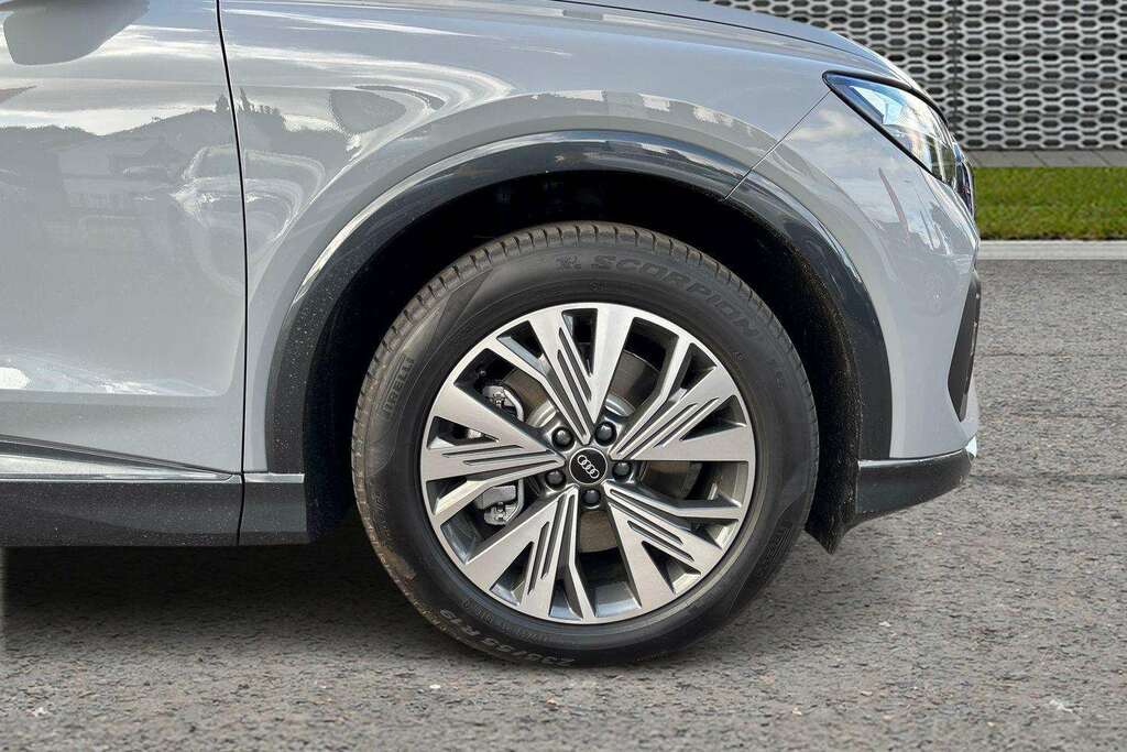 Audi Q4 E Tron 210Kw 45 82Kwh Sport Leather 2026 Grey #5