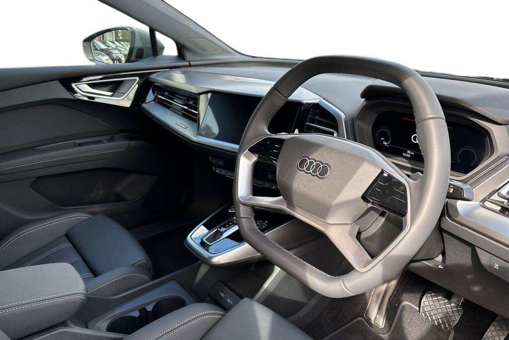Audi Q4 E Tron 210Kw 45 82Kwh Sport Leather 2026 Grey #6