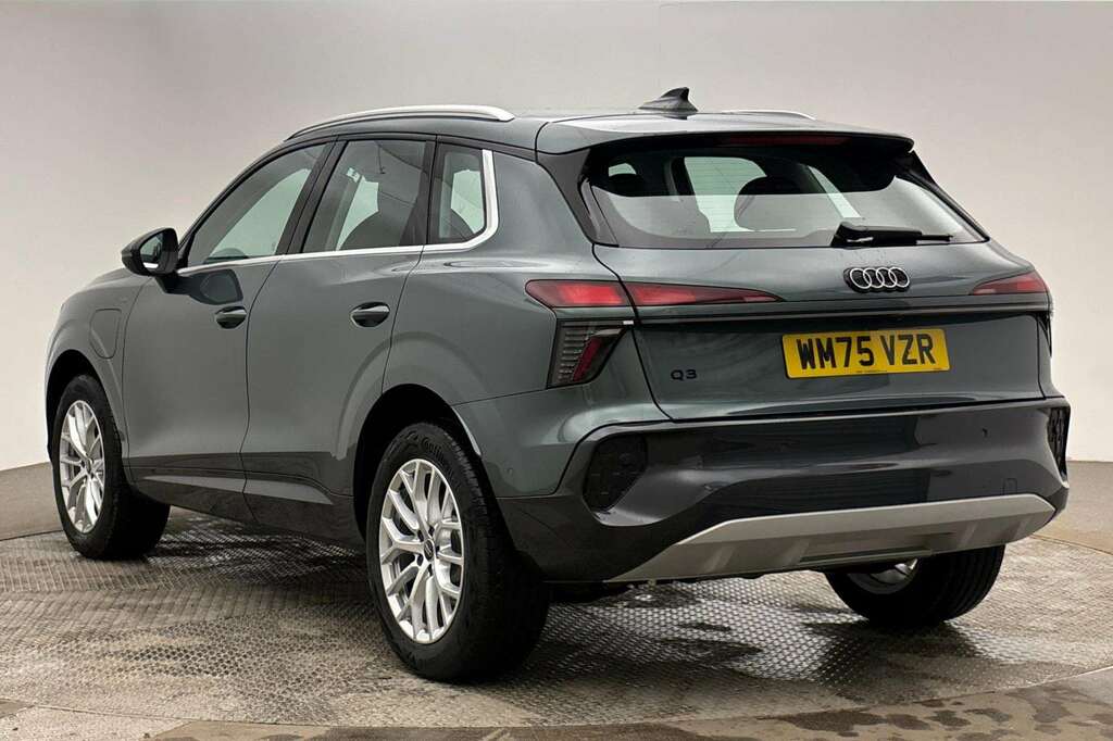 Audi Q3 1.5 E-hybrid Sport S Tronic 2026 Green #3