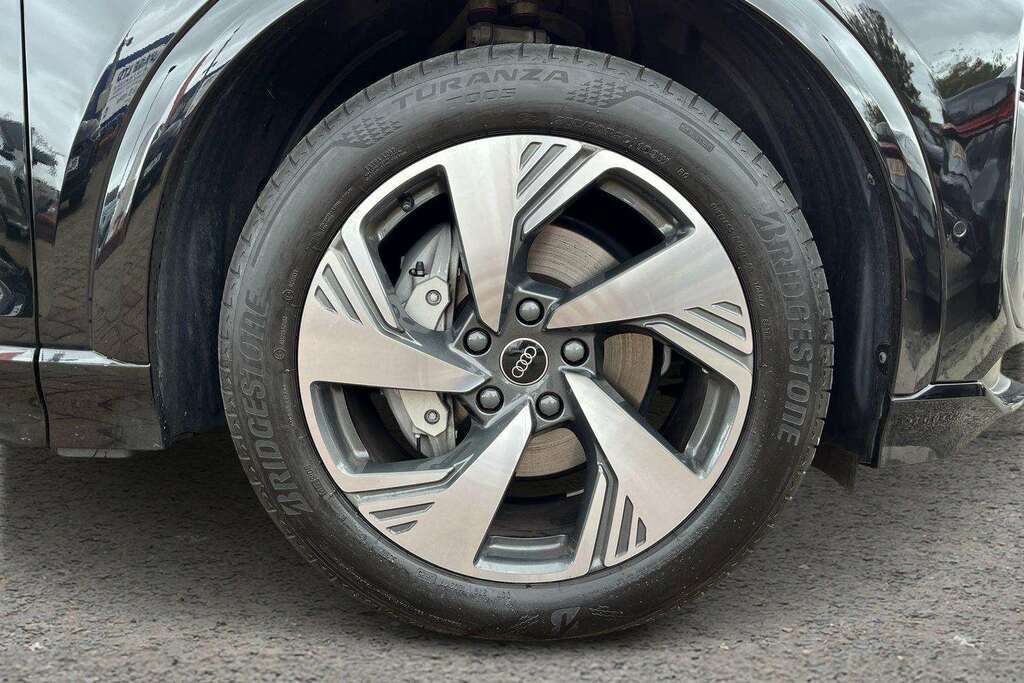 Audi Q6 E-Tron 185Kw 83Kwh S Line 2025 Black #5