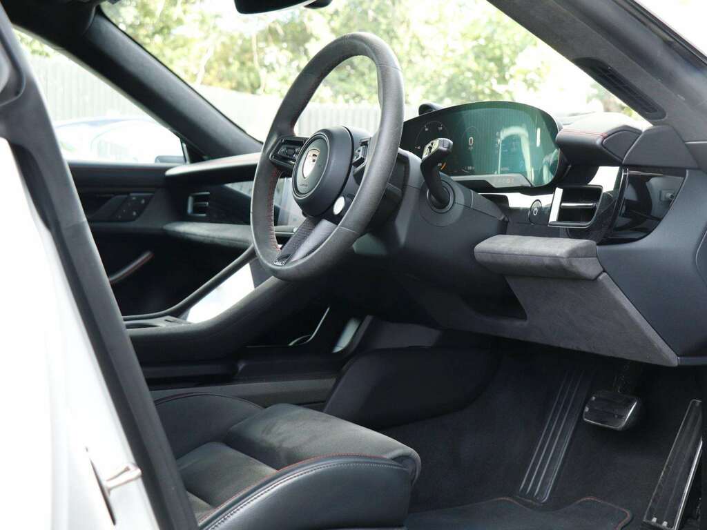 Porsche Taycan Performance Plus 93.4Kwh  #11