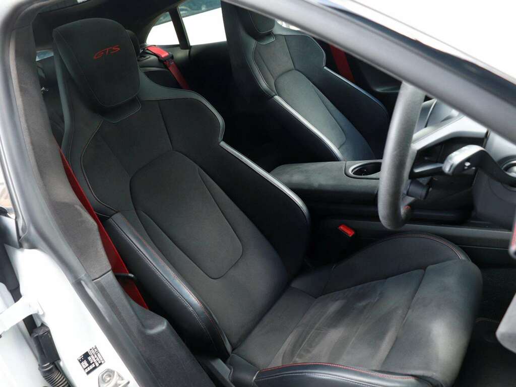 Porsche Taycan Performance Plus 93.4Kwh  #24