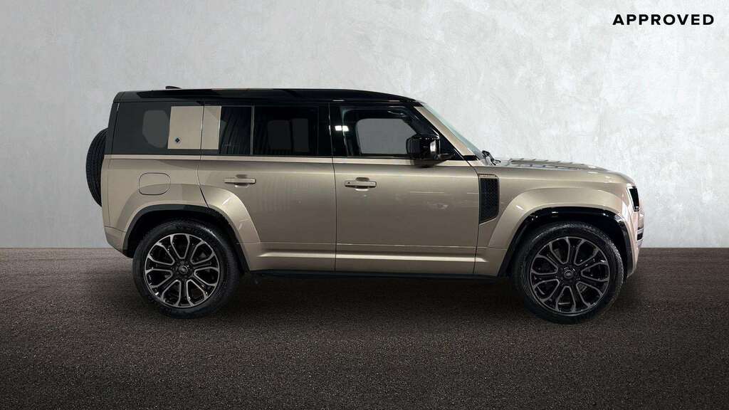 Land Rover Defender 110 4.4 P635 Octa 110 2025 #5
