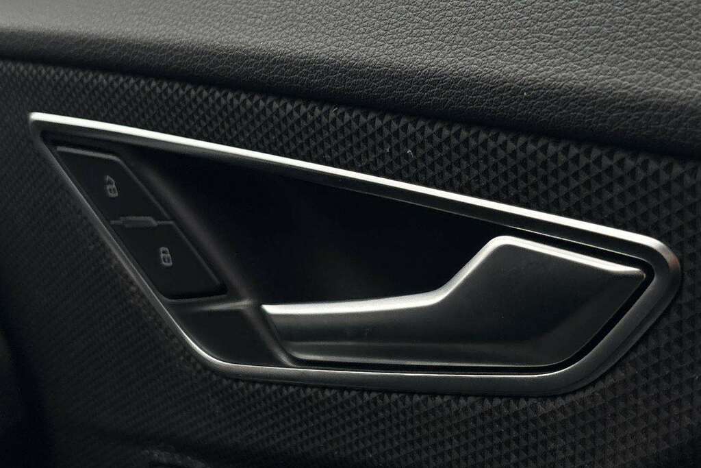 Audi Q2 30 Tfsi Black Edition Black #23