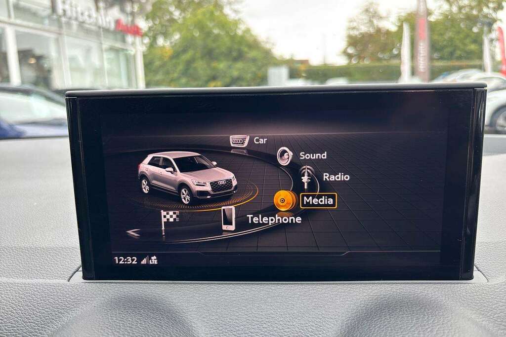 Audi Q2 1L Sport Grey #27