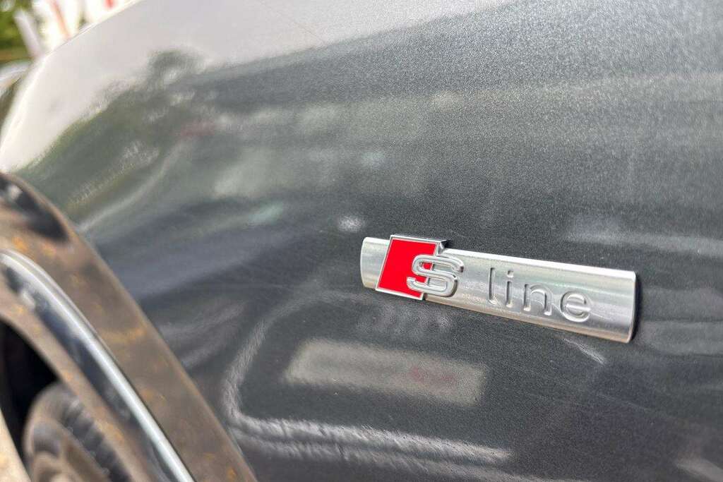 Audi Q2 1L Sport Grey #38