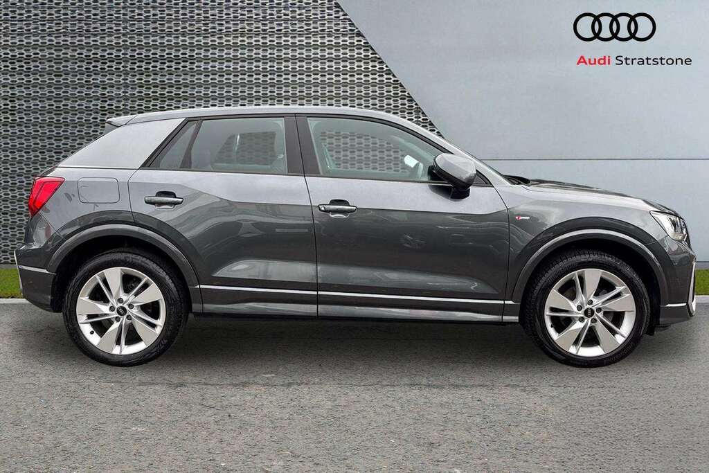 Audi Q2 35 Tfsi S Line S Tronic 2022 Grey #4