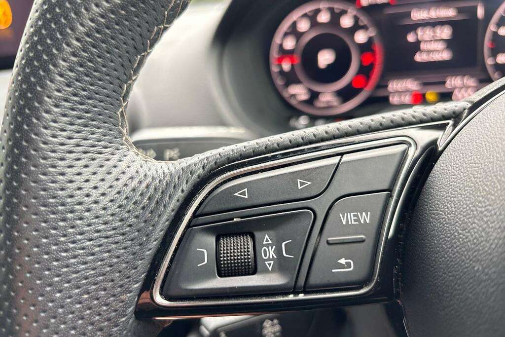 Audi Q2 1L Sport Grey #16