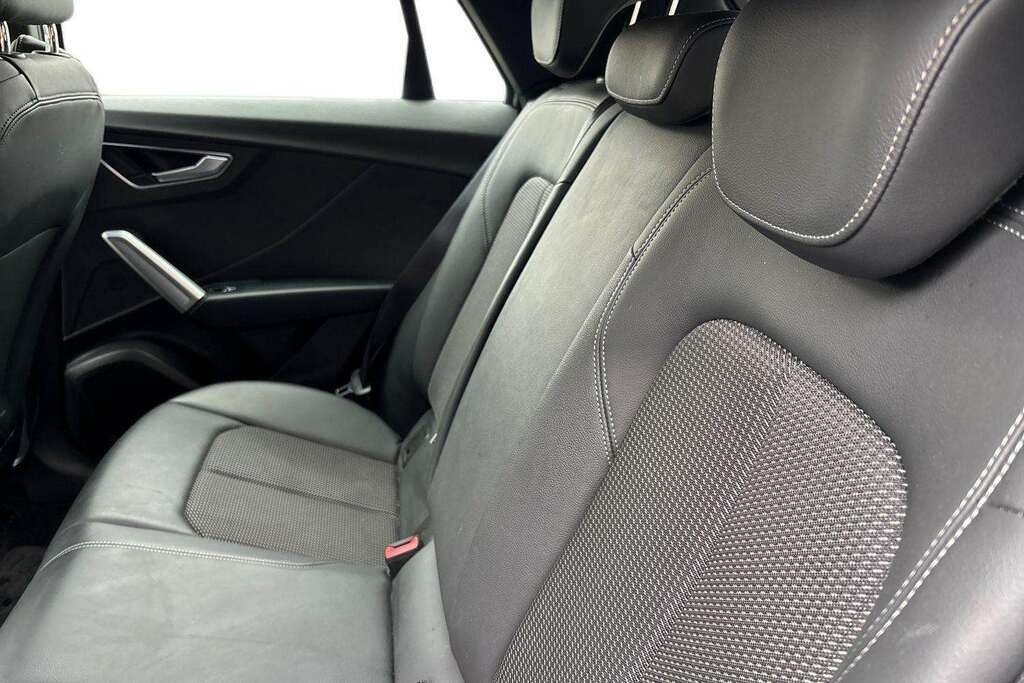 Audi Q2 1L Sport Grey #22