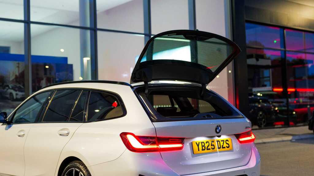 BMW 3 Series 320I M Sport Step Techpro Pack Black #7