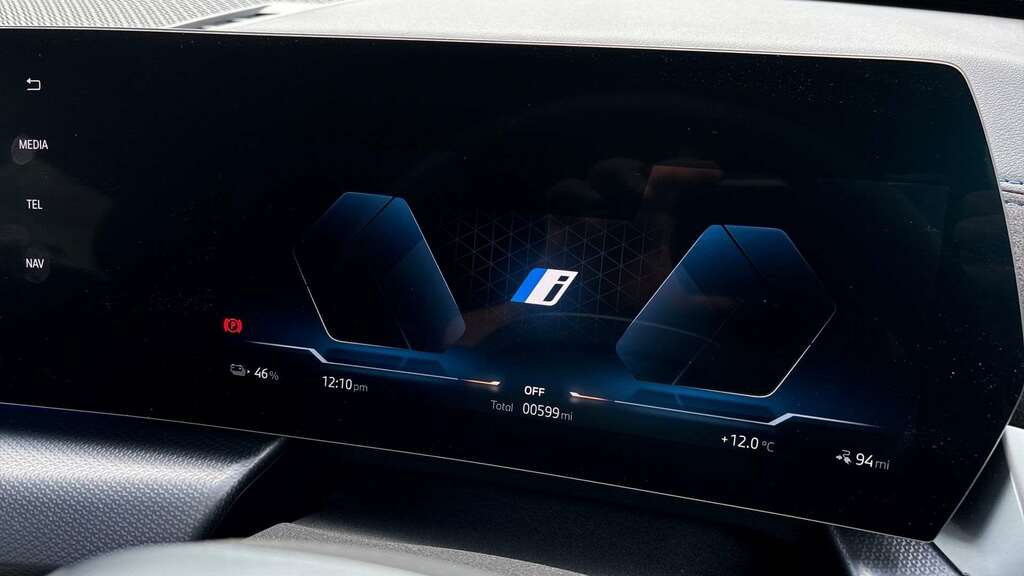 BMW iX2 150Kw Edrive20 Shadow Edition 65Kwh Black #10